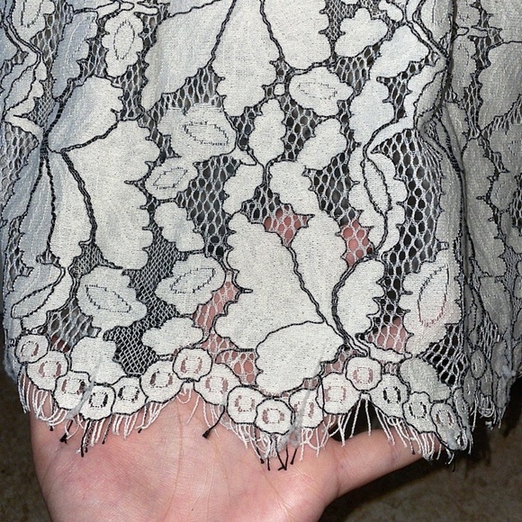 H&M Laced Top - Picture 6 of 6